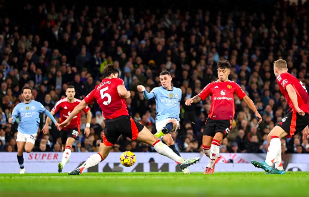 包含罗马客场大胜弗洛西诺内，豪取联赛四连胜的词条