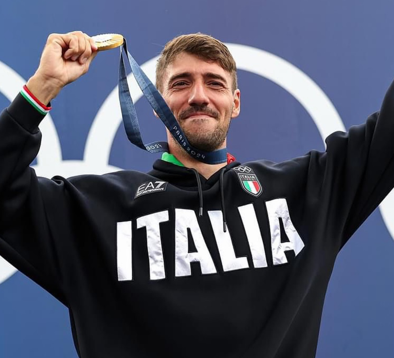 关于罗瓦尼队在比赛中奋力拼搏，取得惊险胜利的信息