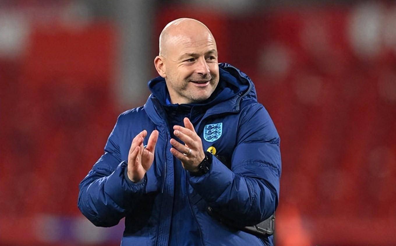 九游游戏-英格兰国家队主教练宣布辞职，球迷对新任帅位猜测不断的简单介绍