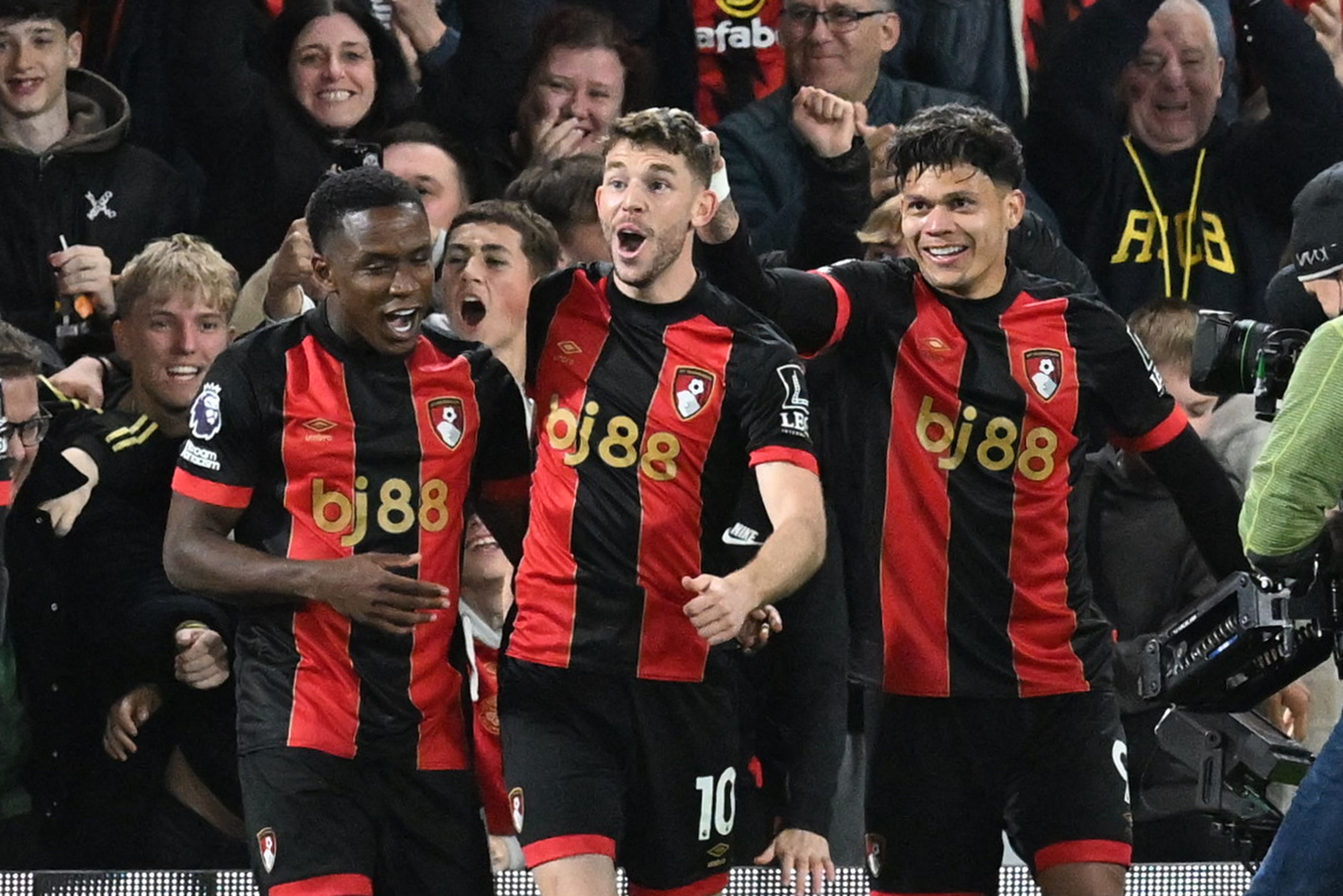 九游娱乐网页-包含伯恩茅斯客场得胜，实现联赛三连胜的词条