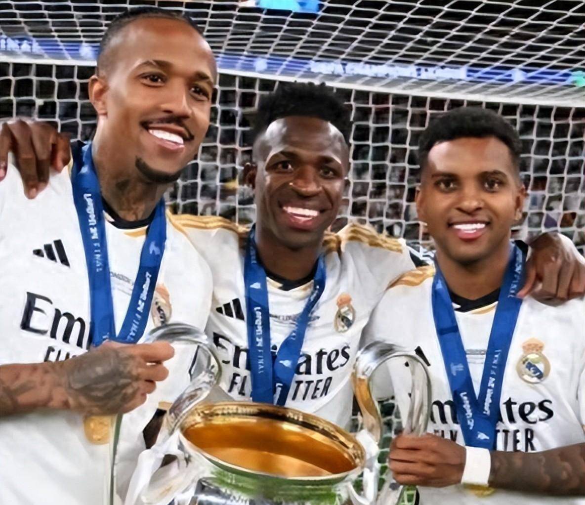 包含梦幻开局！欧洲球队奋力冲击洲际赛事头名的词条