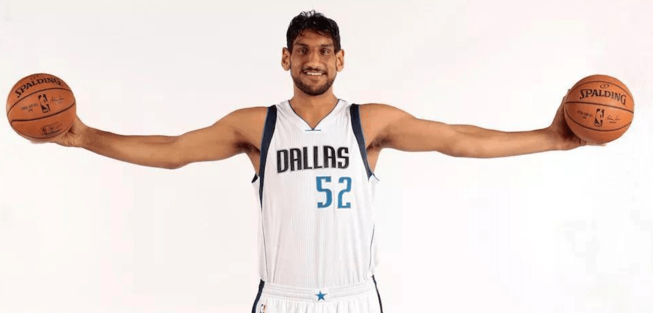 包含印度篮球联赛战况激烈，场上对抗充满悬念的词条