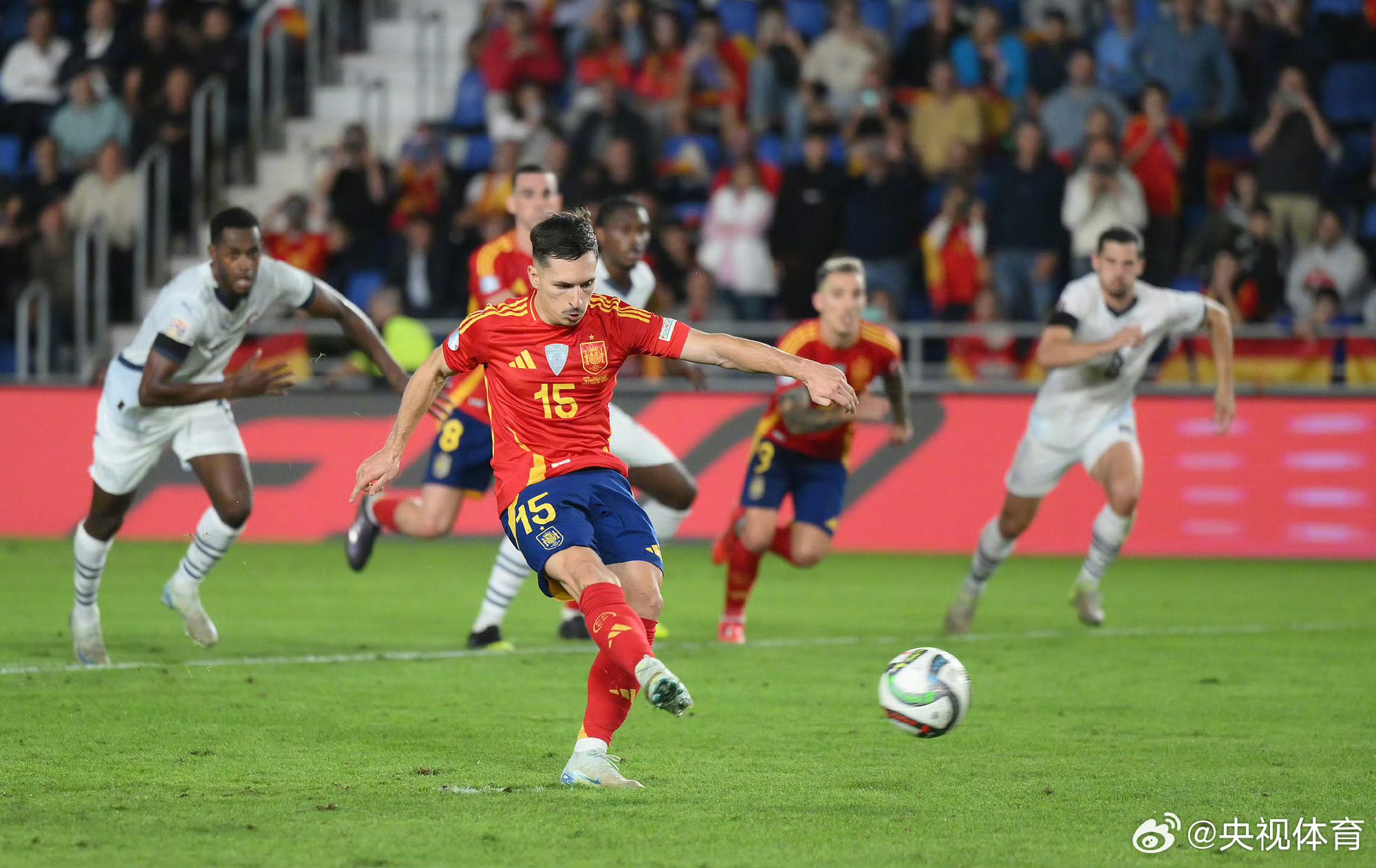 奥地利队携手晋级欧国联半决赛,实力不俗 奥地利队携手晋级欧国联半决赛,实力不俗