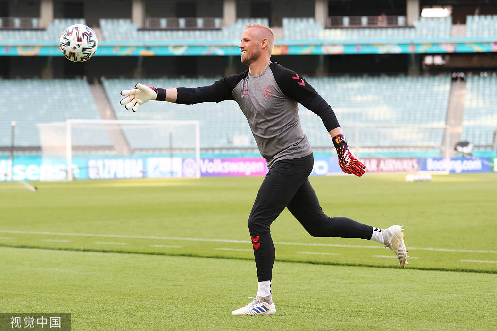 九游娱乐网页-关于阿塞拜疆队门将在俱乐部表现稳定备战的信息