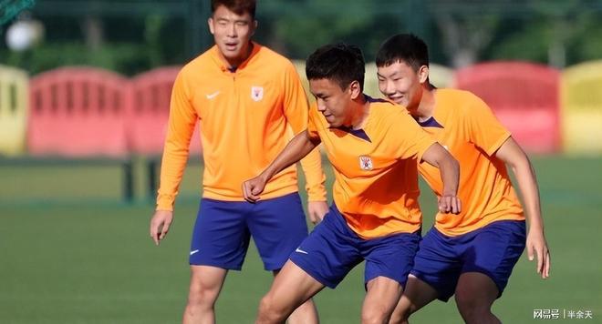 包含爵士主帅紧急召集战术会议,调整球队计划的词条 包含爵士主帅紧急召集战术会议,调整球队计划的词条