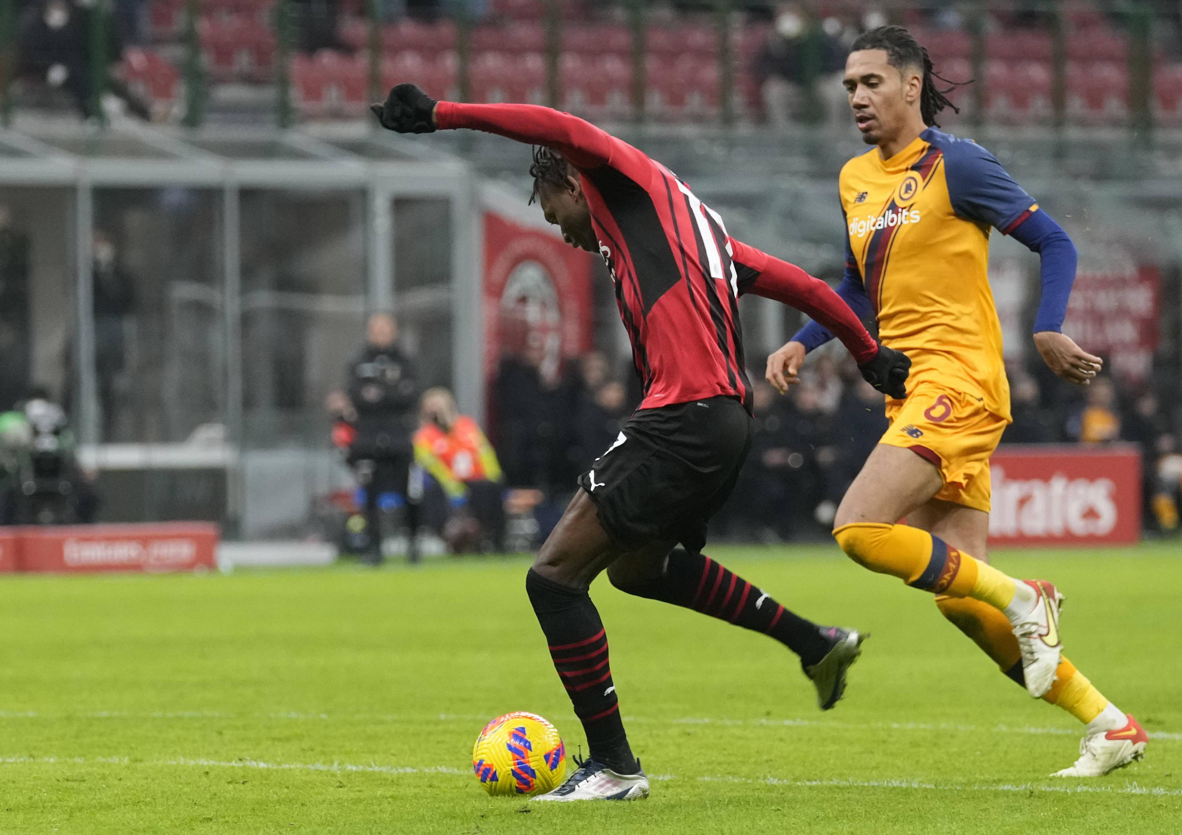 意大利足球联赛劲敌正面碰撞,分出胜负 意大利足球联赛劲敌正面碰撞,分出胜负