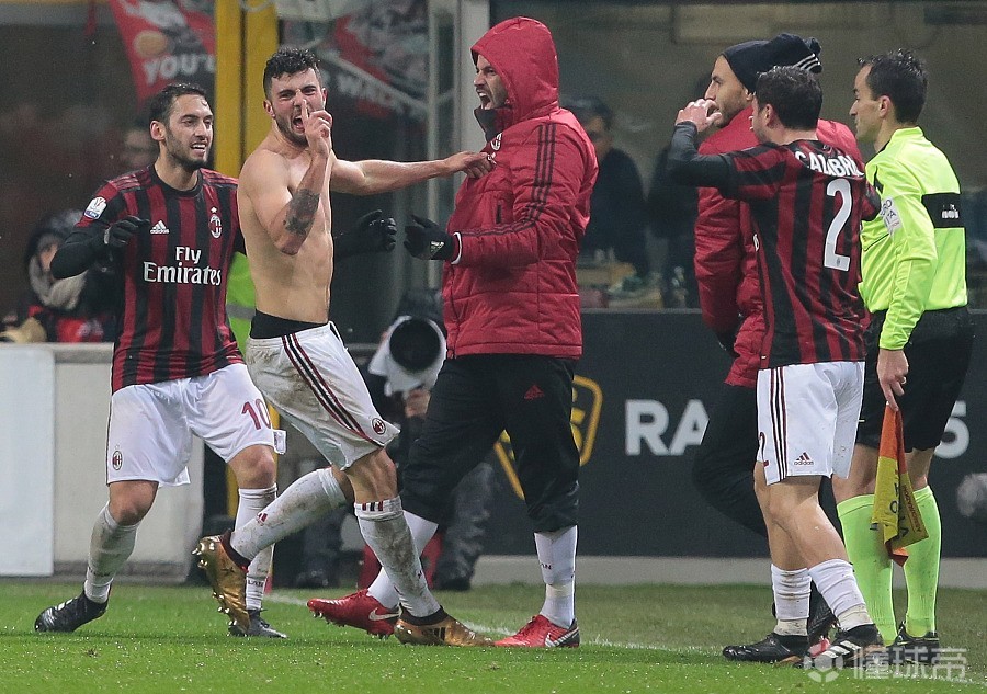 AC米兰胜出客场，继续领跑积分榜