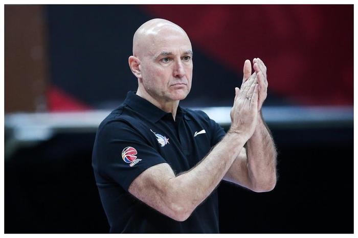 九游官网-云南男篮主教练被停职，球队管理层调整