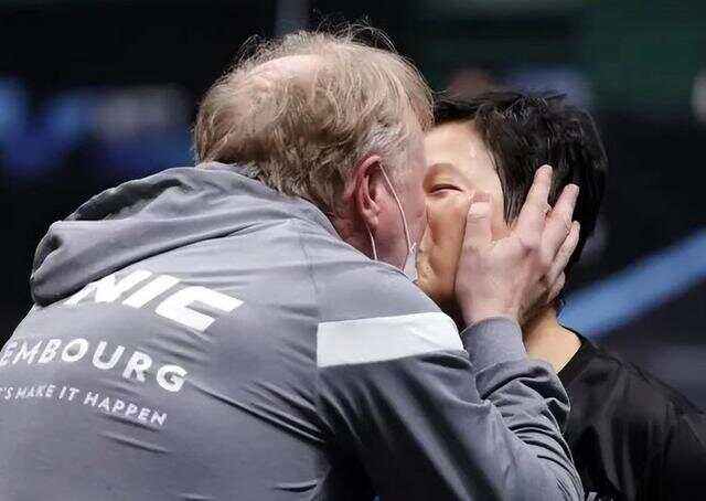 包含卢森堡体操运动员勇夺,全能冠军尽展实力的词条 包含卢森堡体操运动员勇夺,全能冠军尽展实力的词条