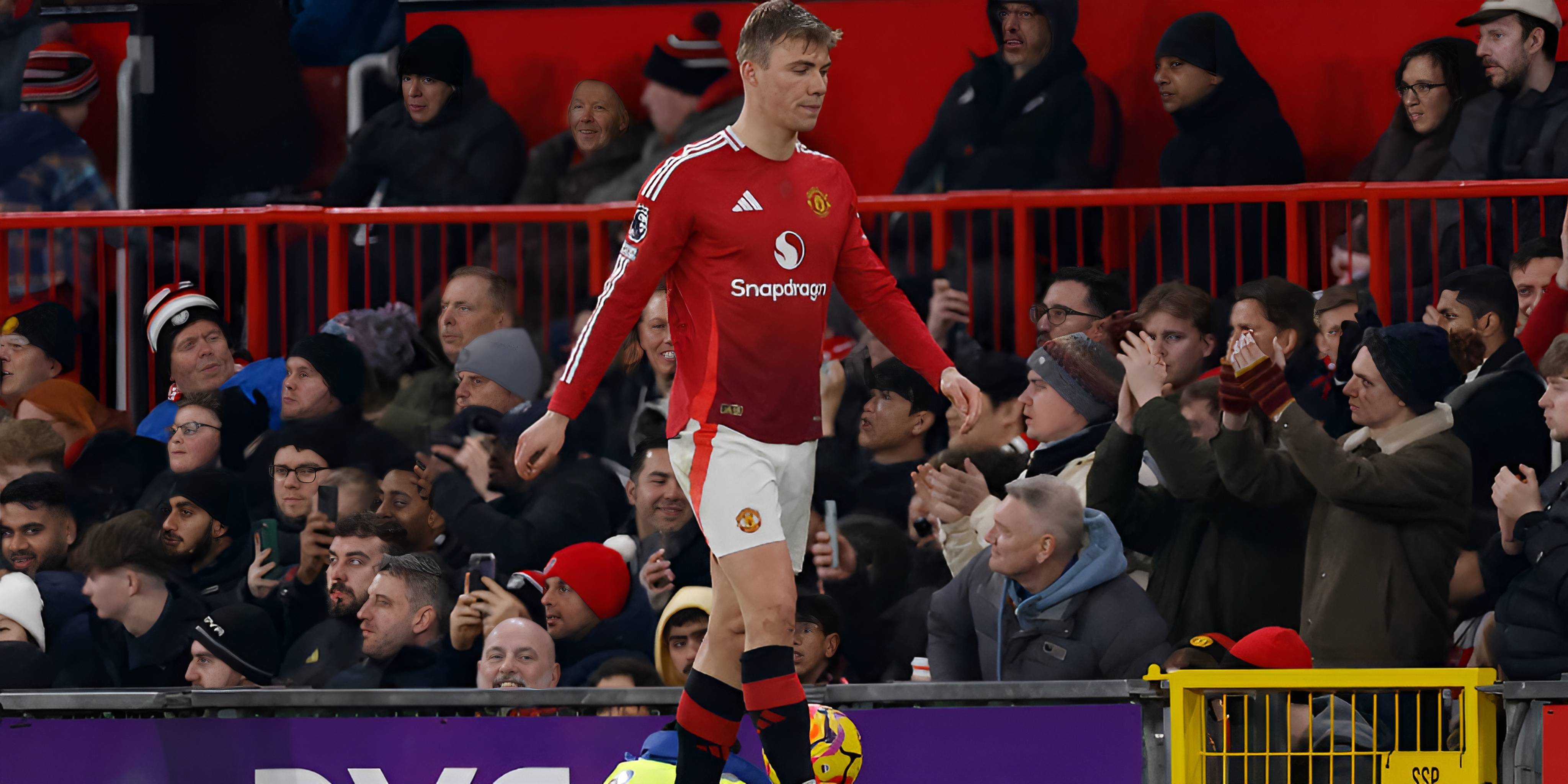 曼联战胜巴黎，勇夺晋级信心