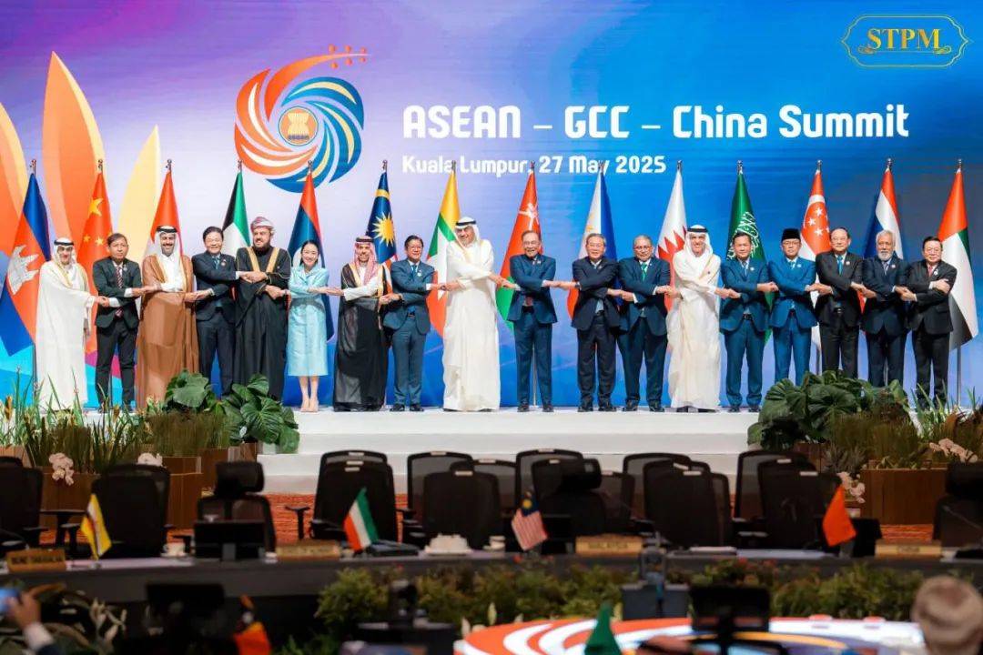 九游娱乐app下载-柬埔寨代表团首次登上领奖台，驰骋全场的简单介绍