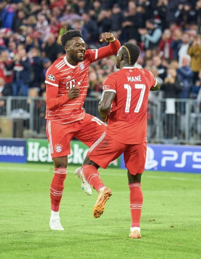 包含智利逆转巴黎，佩德里打破历史纪录的词条