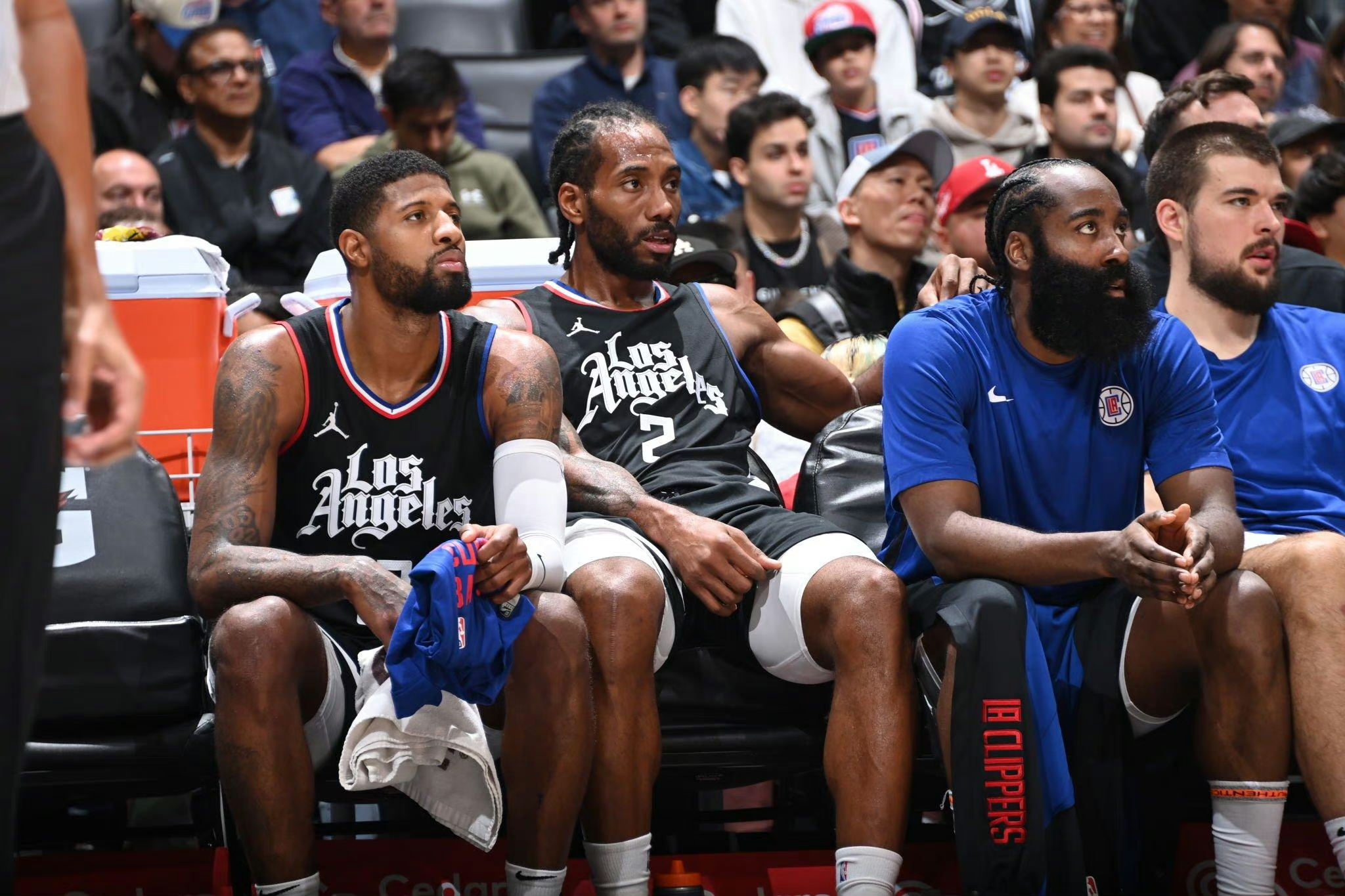 篮网横扫天津队,乔治带队取胜 篮网横扫天津队,乔治带队取胜