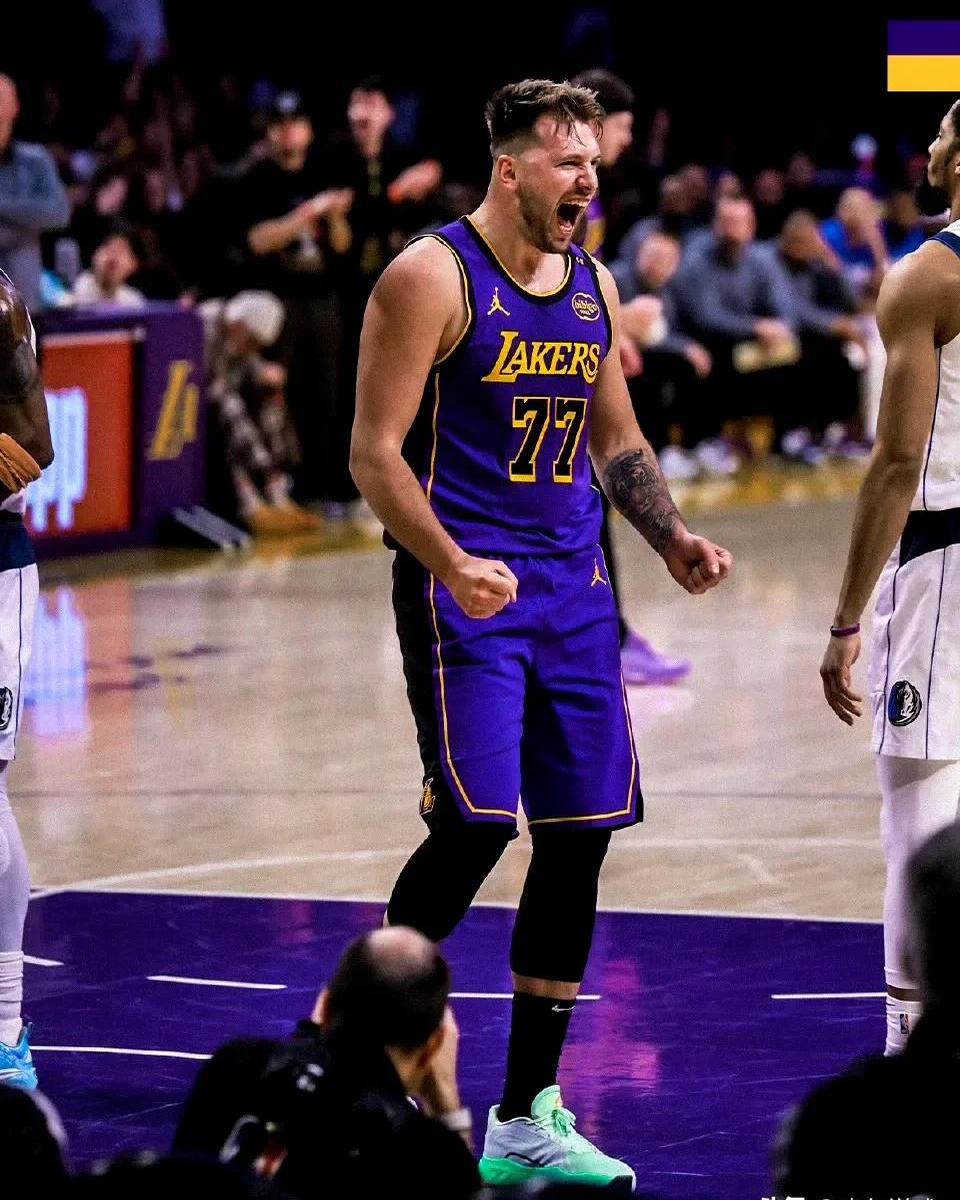 篮网完胜福建队,东契奇高光表现 篮网完胜福建队,东契奇高光表现