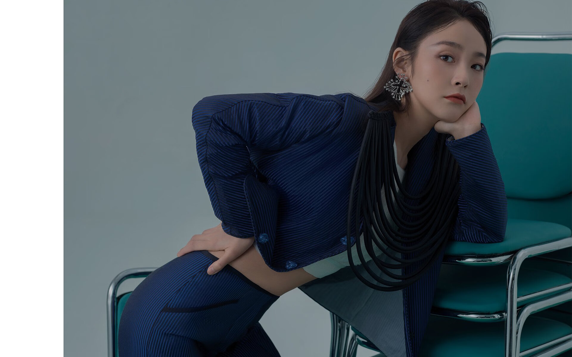 克瓦拉茨赫利亚的魔法画笔，勒沃库森的钢铁洪流，一场跨洲对决的战术启示