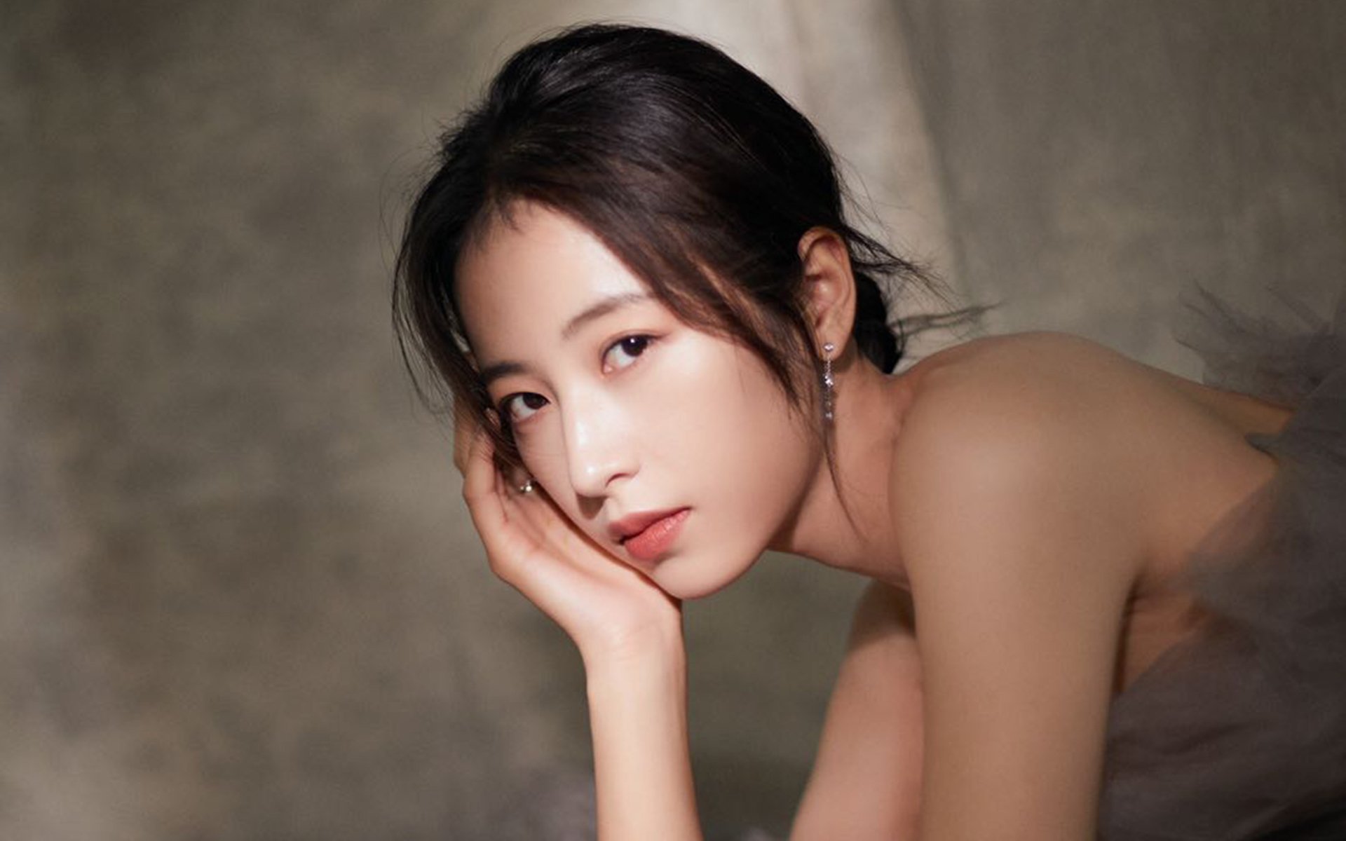 萨拉赫天神下凡！希腊险胜摩洛哥，埃及法老掌控全场