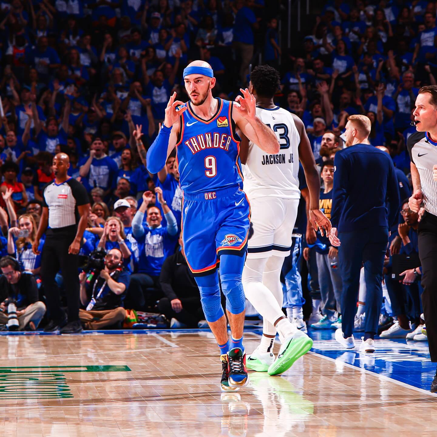 九游体育-莫兰特成为胜负手，雷霆连续得分压制步行者